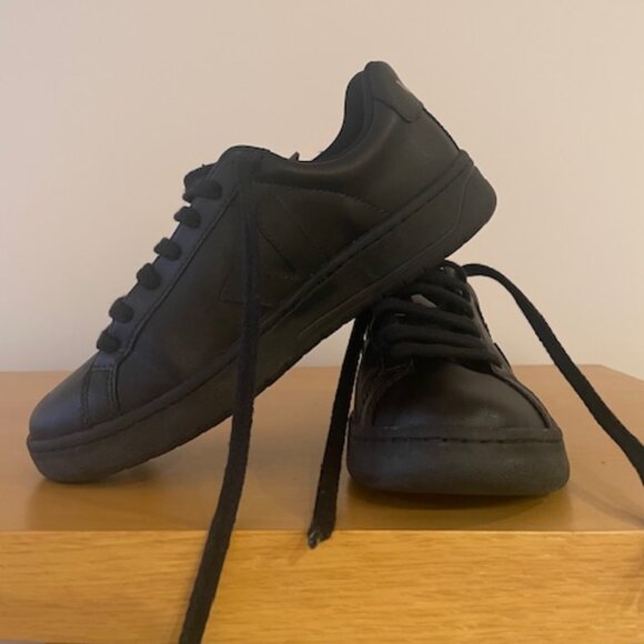 Veja Shoes - Veja All Black Sneakers